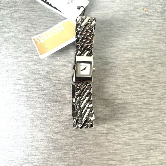 Michael Kors Women's Silver Tone Chain Darrington Mini White Dial Watch MK4909 - Picture 3 of 9